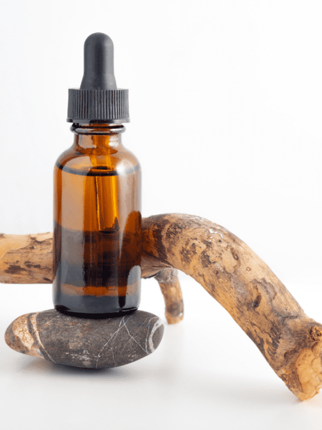 6 Sandalwood Essential Oil Benefits