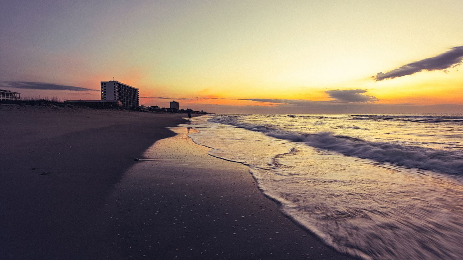 Discover the Ultimate Beachfront Dream: Top 10 Places to Buy Your Perfect Waterside Home in America!