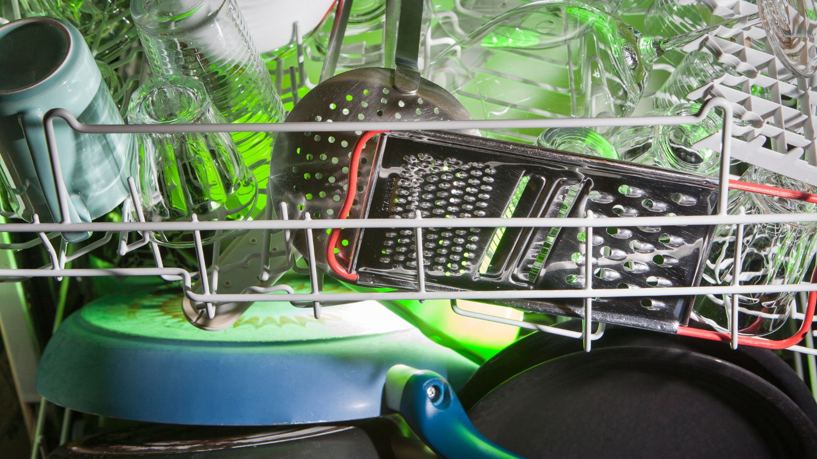Finally a relevant picture for the dishwashing prevention list