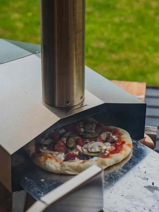 8 Items You Should Never Store in Your Oven Drawer