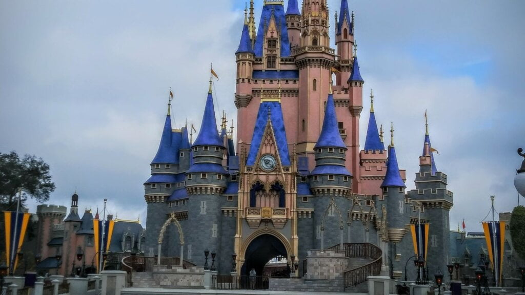 Best Time To Go to Disney World: Top 5 Considerations