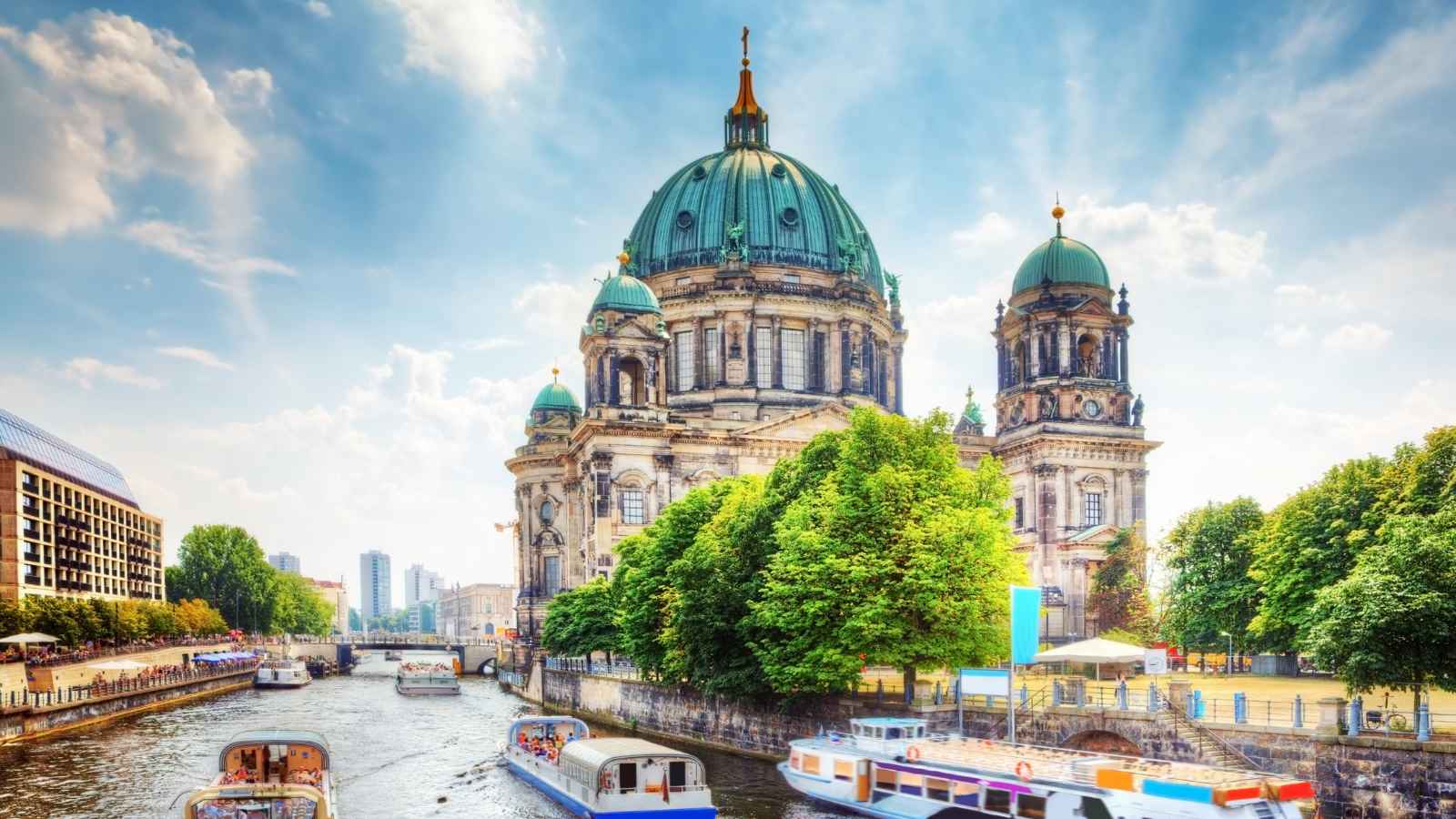 15 Countries that strongly advise their Citizens not to Travel to America