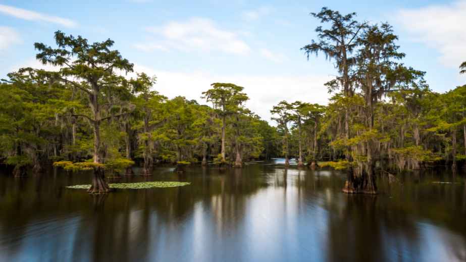 10 Best Lakes to Visit Across the United States