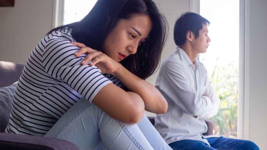 20 Signs to Tell If Your Partner Is Cheating on You