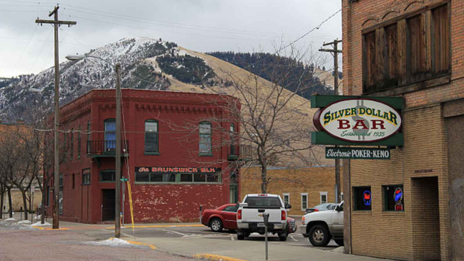 The 21 Best Places to Travel Alone in the U.S.