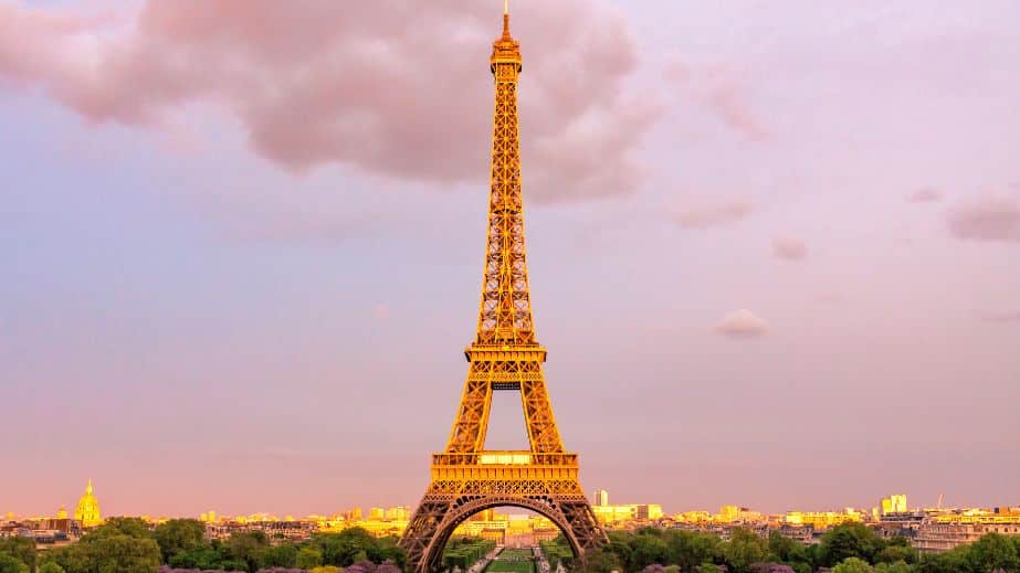 The Eiffel Tower Can Be 15 CM Taller During the Summer
