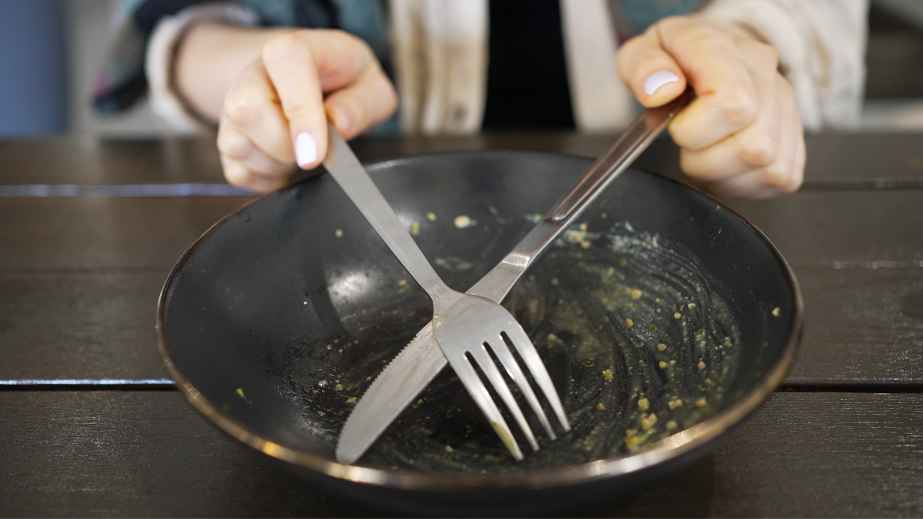 Teaching Dining Etiquette to Americans: Here Are the 20 Most Common Mistakes I’ve Seen