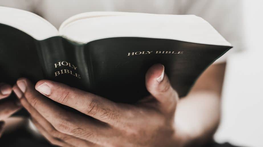 11 Things You Think Are in the Bible, But Really Aren’t