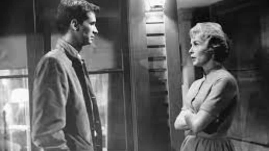 12 Rewatchable Movies That Found New Ways To Scare Audiences/