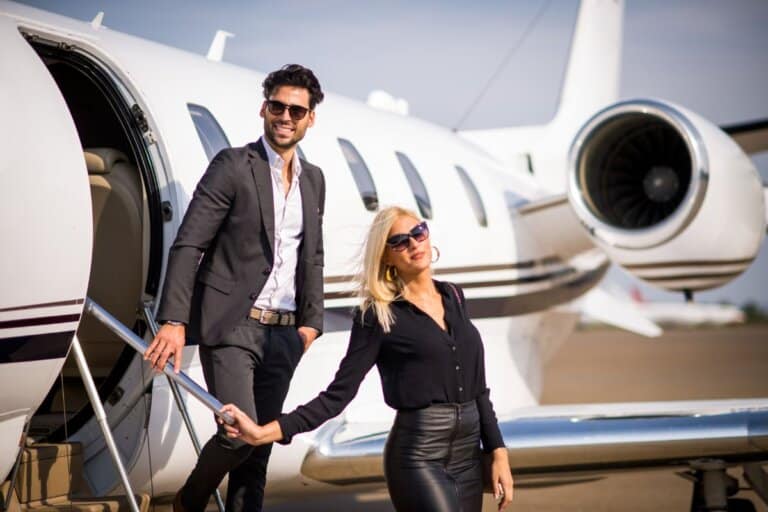 Airport Travel Outfit Ideas: Stylish and Comfortable Options for Your Journey