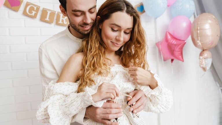 Easily Plan a Gender Reveal Party Your Guests Will Enjoy