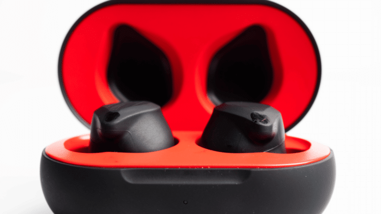 Unleash The Sparkle: How to Effectively Clean Your AirPods and Their Case!